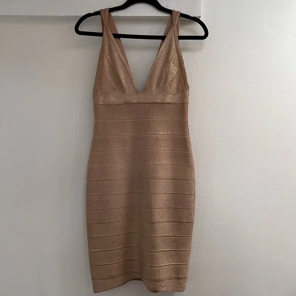 herve leger champagne dress Amazon.com: Herv Lger, The Metallic Sandra Dress, M, Gold Foil : Amazon Luxury